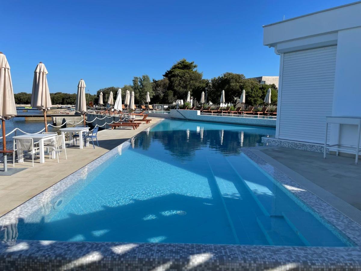 Luxury Two-Floor Apartment In Petrcane With Garden And Pool Buitenkant foto
