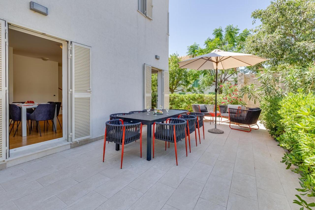 Luxury Two-Floor Apartment In Petrcane With Garden And Pool Buitenkant foto