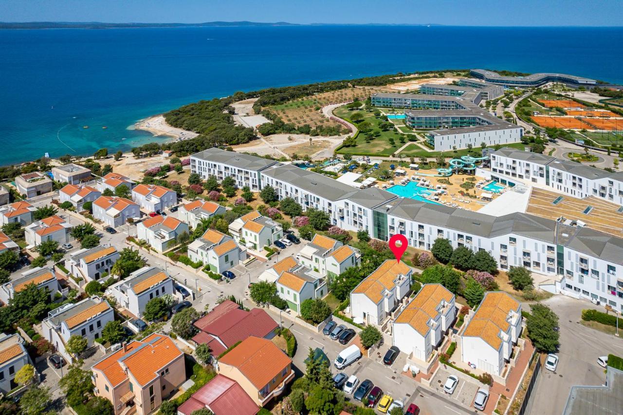 Luxury Two-Floor Apartment In Petrcane With Garden And Pool Buitenkant foto