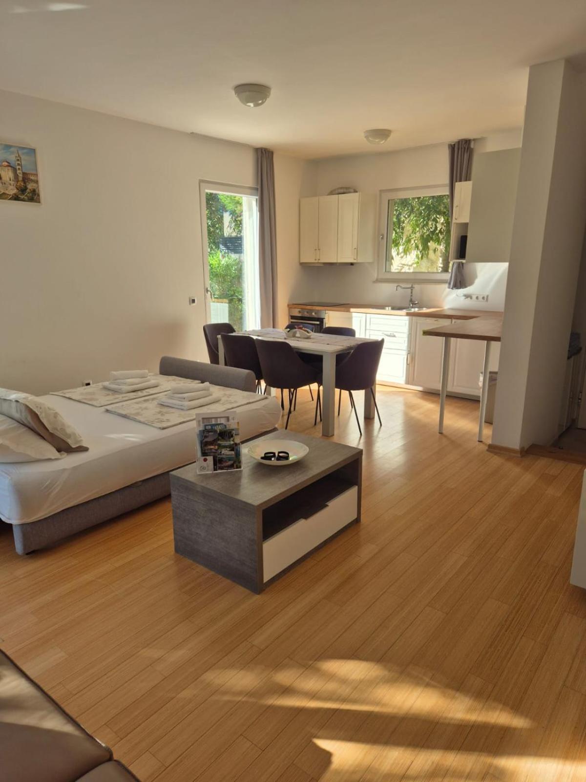 Luxury Two-Floor Apartment In Petrcane With Garden And Pool Buitenkant foto