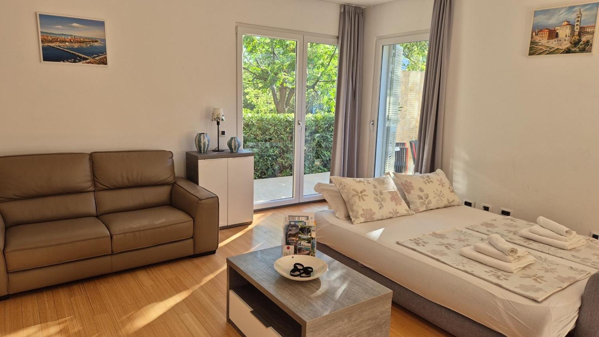 Luxury Two-Floor Apartment In Petrcane With Garden And Pool Buitenkant foto